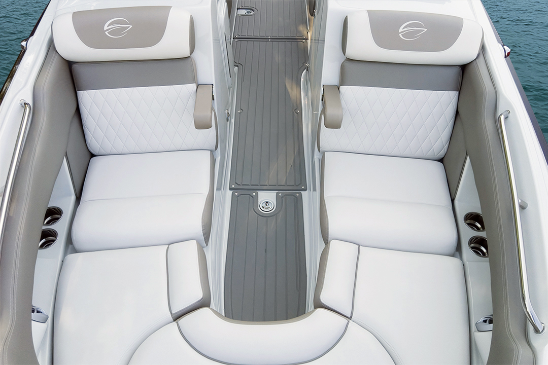 crownline-boats-cross-sport-xs-e285xs-bow-seating